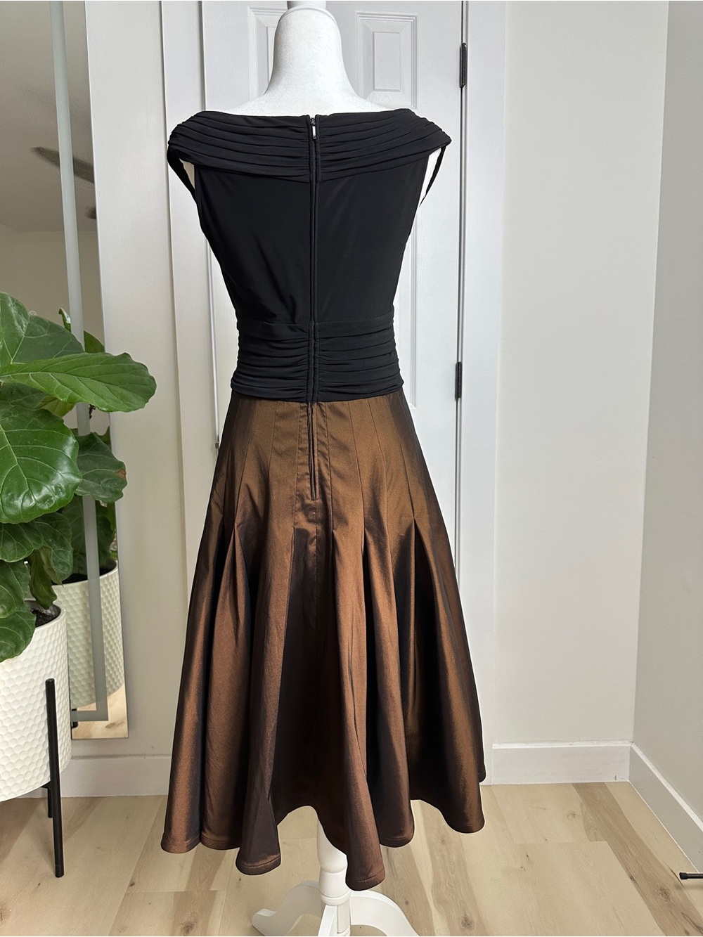 Cache Black Ruched Bodice with Brown Full Midi Skirt Dress - Picture 3 of 5